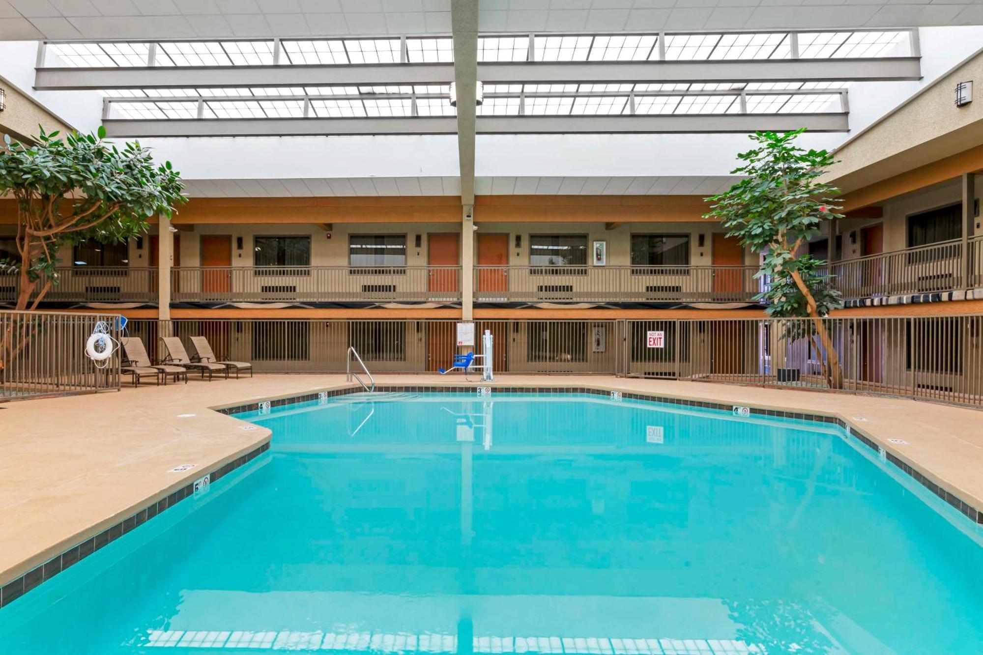 Best Western Plus Raton Hotel Buitenkant foto
