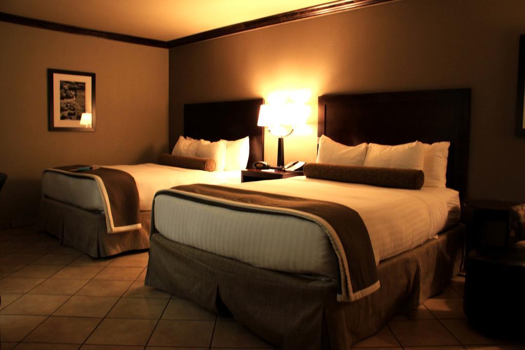 Best Western Plus Raton Hotel Buitenkant foto